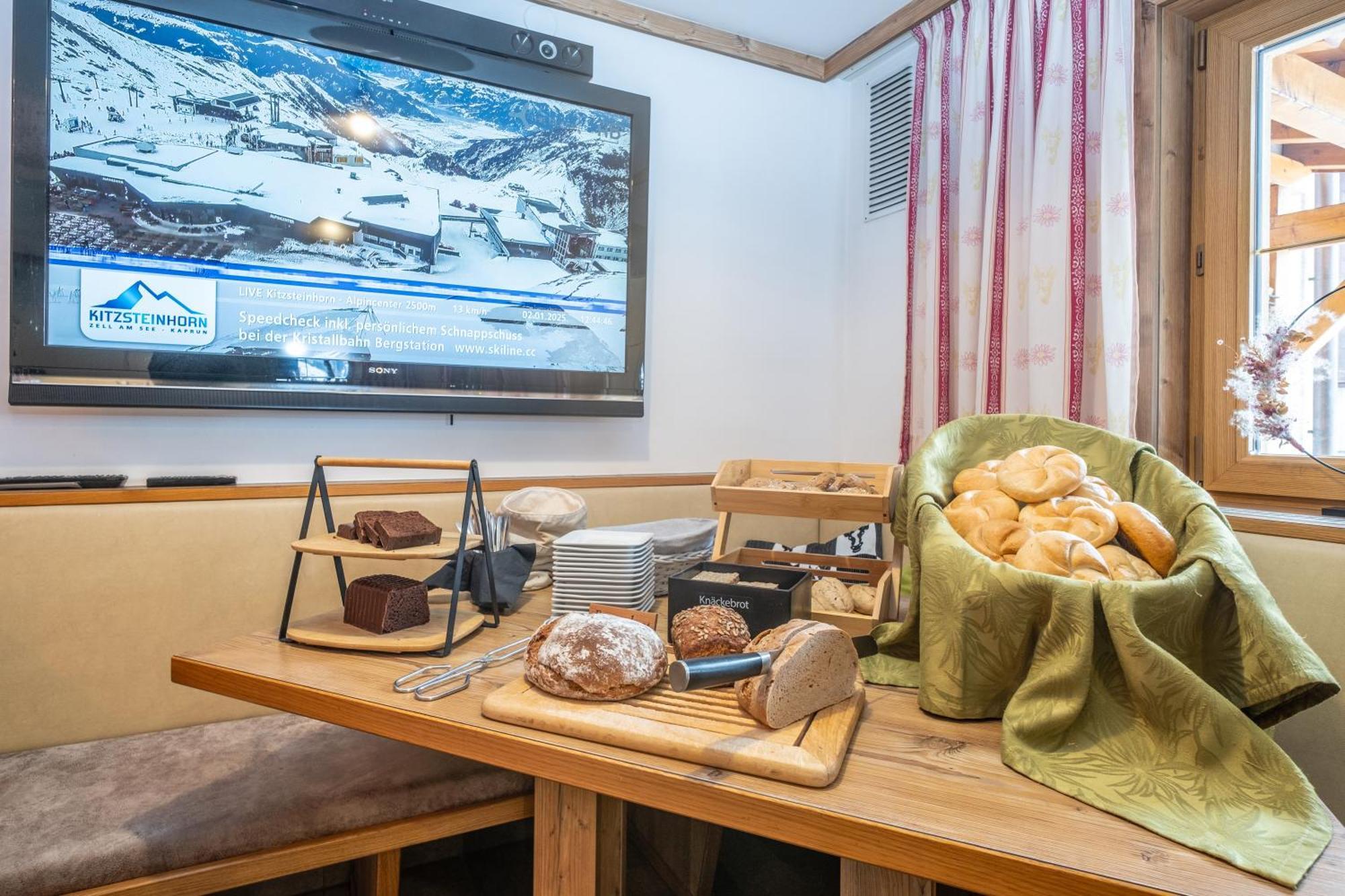 Panorama Hotel Guggenbichl - Inkl Sommerkarte, Einmaliger Eintritt Ins Tauern Spa & Bester Ausblick Ueber Капрун Екстер'єр фото